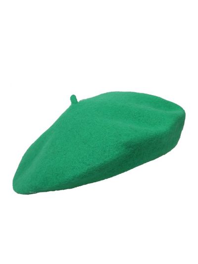 Wollen baret in biljartgroen