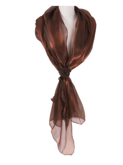 Kastanjebruine organza stola met rozen corsage