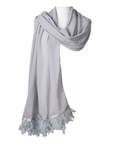 Sophia stola met veren in lichtgrijs