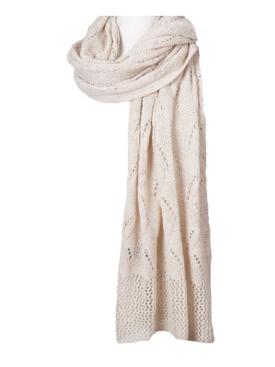 Claire gehaakte omslagdoek in lichtbeige