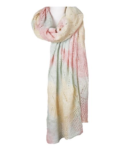 Claire gehaakte omslagdoek in pastelkleuren