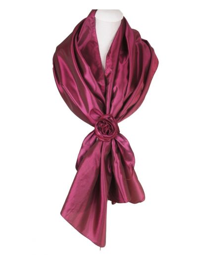 Ruby-roze stola van taft met rozen corsage