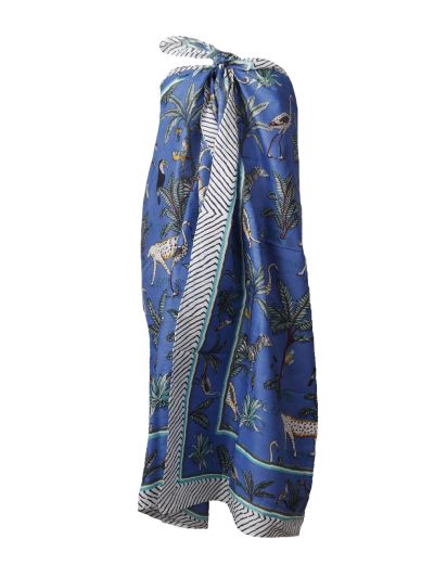 Sarong in jeansblauw met tropische dierenprint