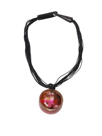 Ketting met roze-beige houten hanger