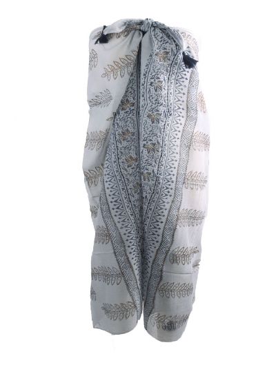 Lichtgrijze sarong met ornament motief