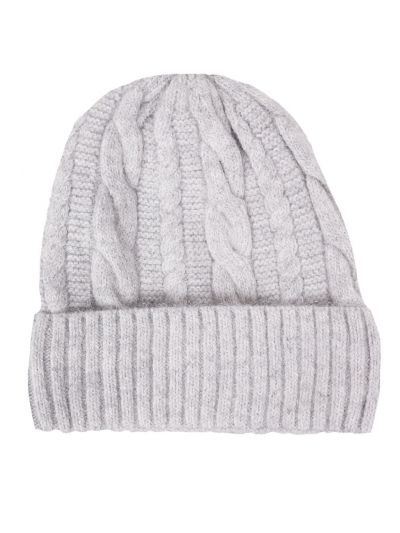 Kabel gebreide muts in lichtgrijs