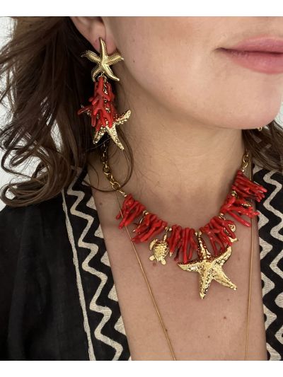 Ketting met bedels en koraal in rood