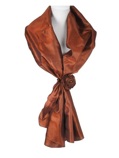Roestbruine stola van taft met rozen corsage