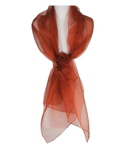 Roestbruine organza stola met rozen corsage 