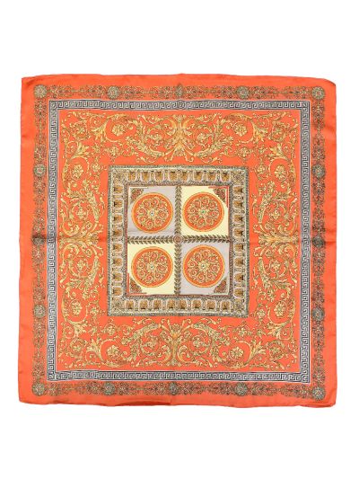 Vierkant satijnen sjaaltje – oranje met ornamentprint