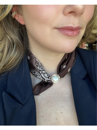 Bandana sjaaltje met parel sluiting