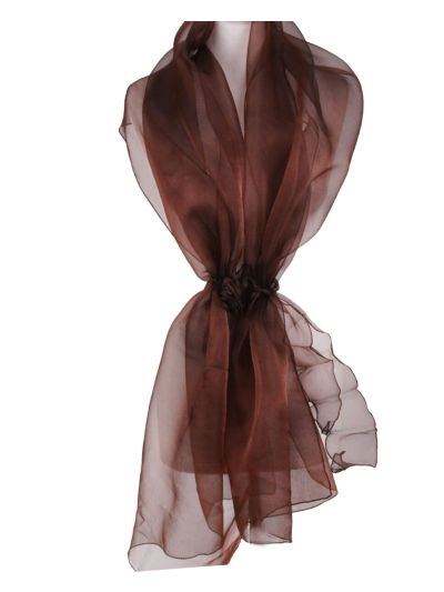 Kastanjebruine organza stola met rozencorsage