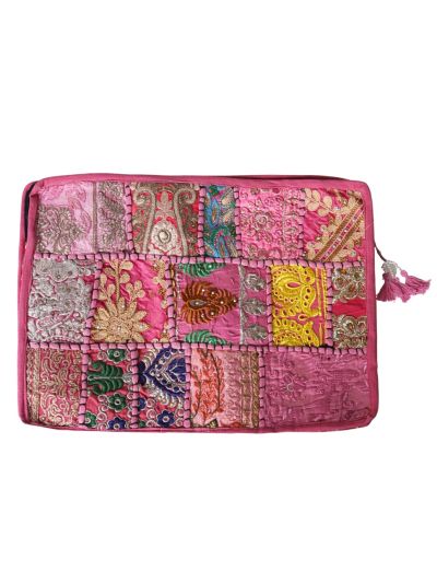 Laptophoes met patchwork borduursel