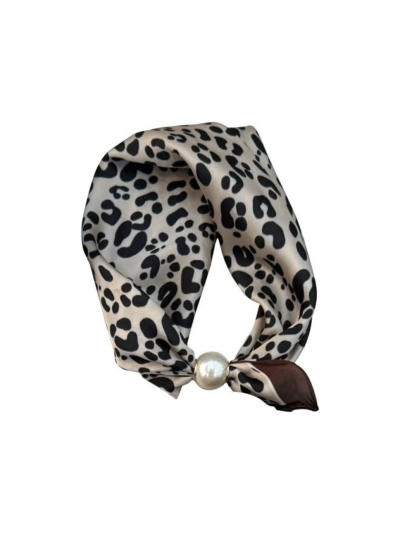 Satijn sjaaltje met parel met leopard