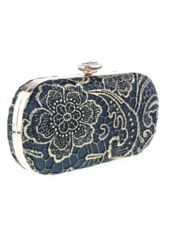 Zwart satijnen box clutch bekleed met kant