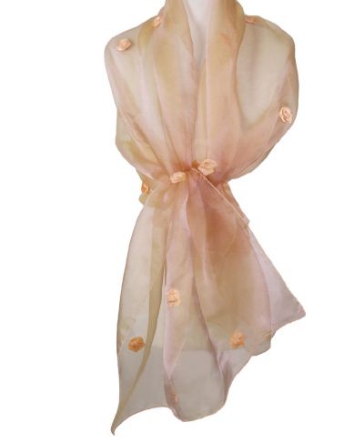Champagne kleurige stola met roosjes