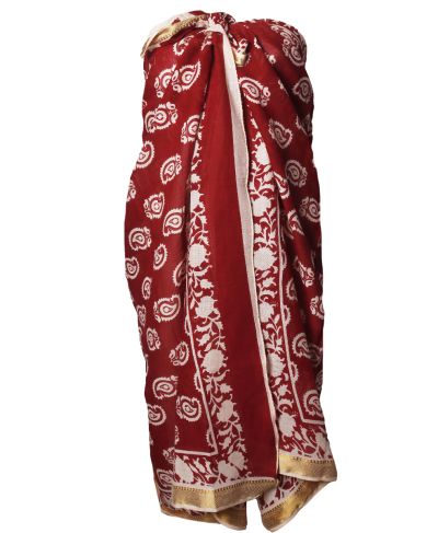 Donkerrode sarong met goudkleurige geweven band 