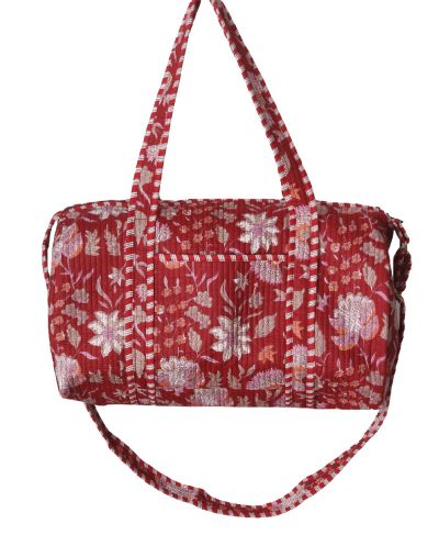  Gewatteerde weekend tas in donkerrood met bloemenprint