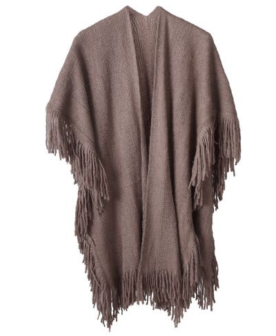 Fijngebreide omslagdoek in taupe met franjes