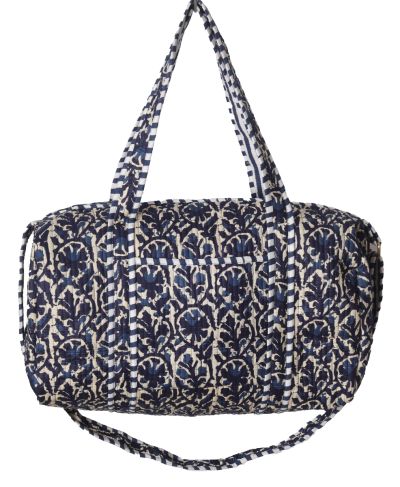 Gewatteerde weekend tas met floral in donkerblauw