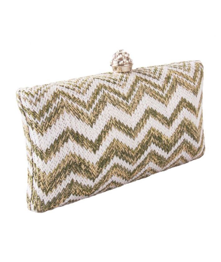 Box clutch met zig-zag patroon en strass sluiting