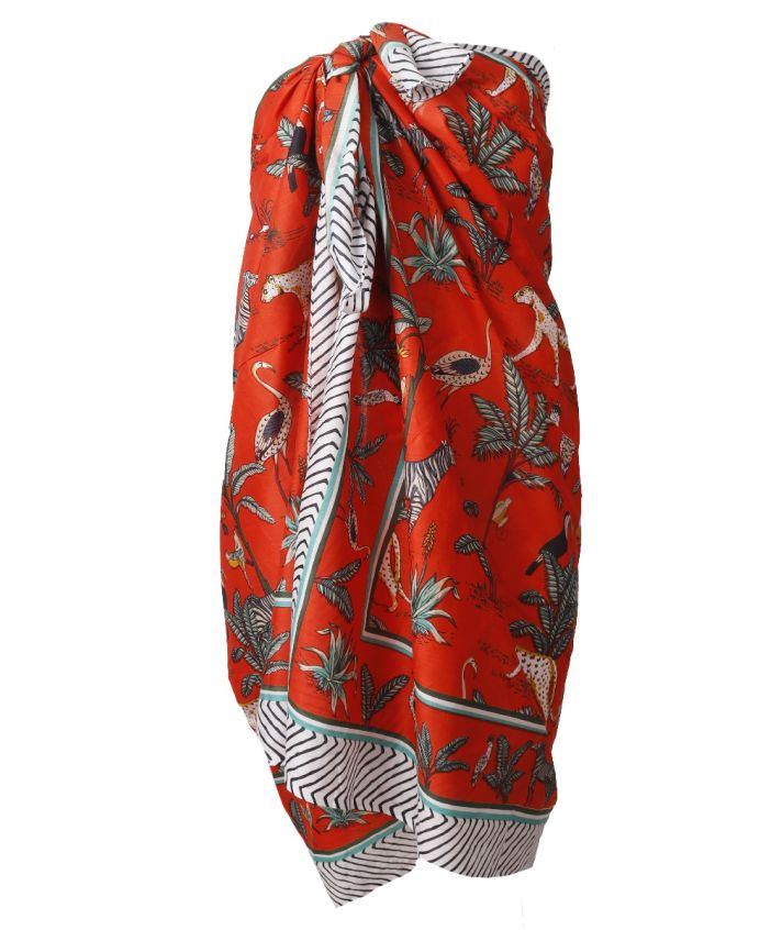 Sarong in oranje met tropische dierenprint