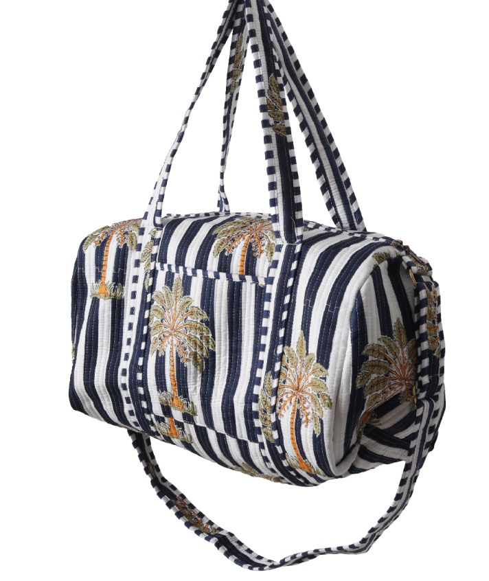 Gewatteerde weekend tas met strepen en bloemenprint