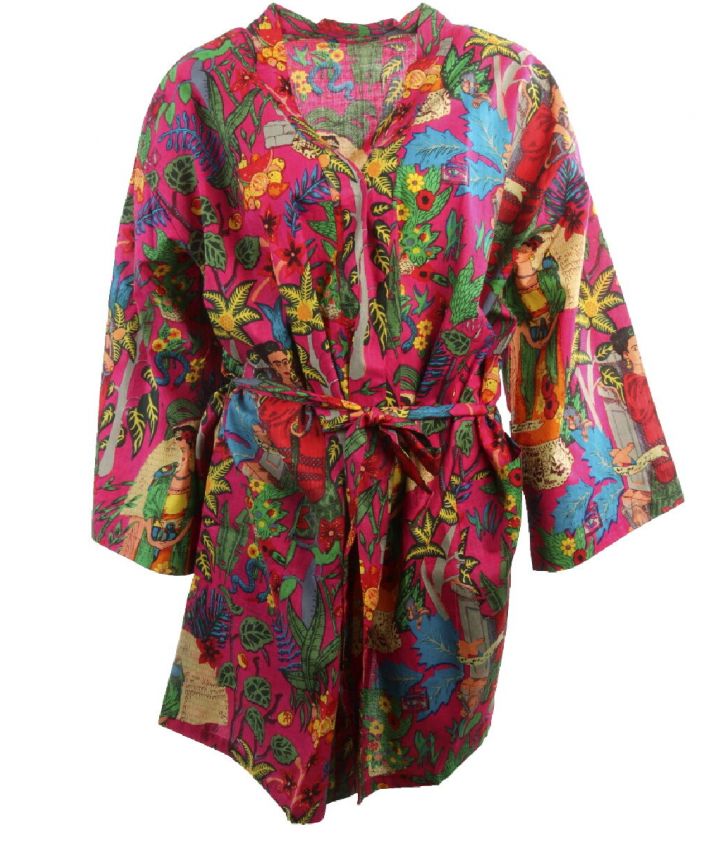 Korte hardroze katoenen kimono met Frida Kahlo print