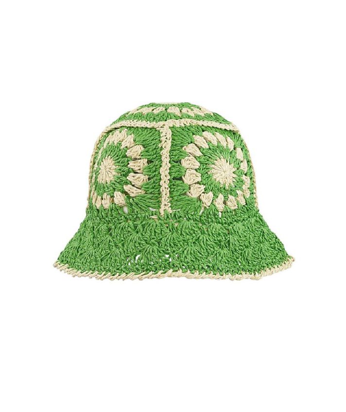 Gehaakt strohoedje met bloemmotief in groen