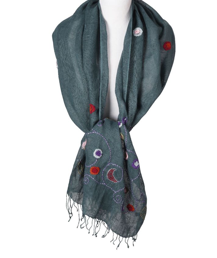 Linnen sjaal in jeansblauw met borduursel