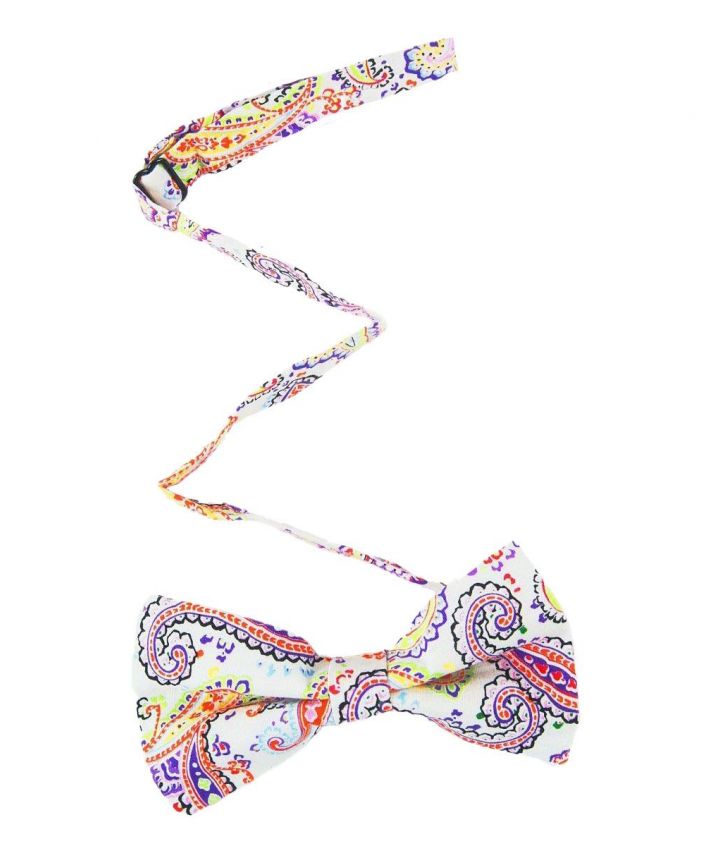 Off white vlinderstrik met paisley design