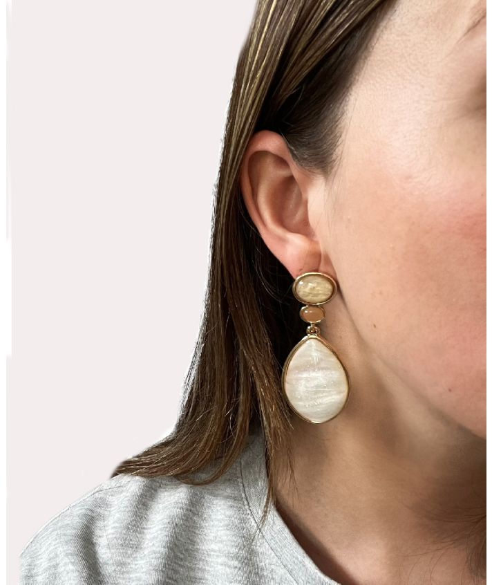 Oorbellen met stenen in ivoor en beige