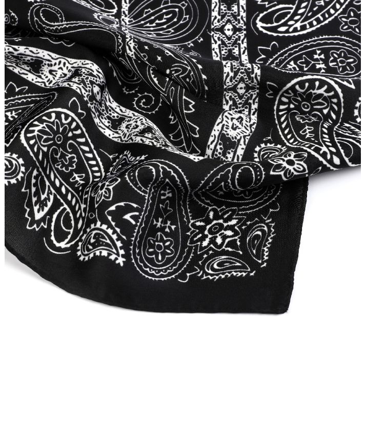 Vierkant satijn sjaaltje met bandana print