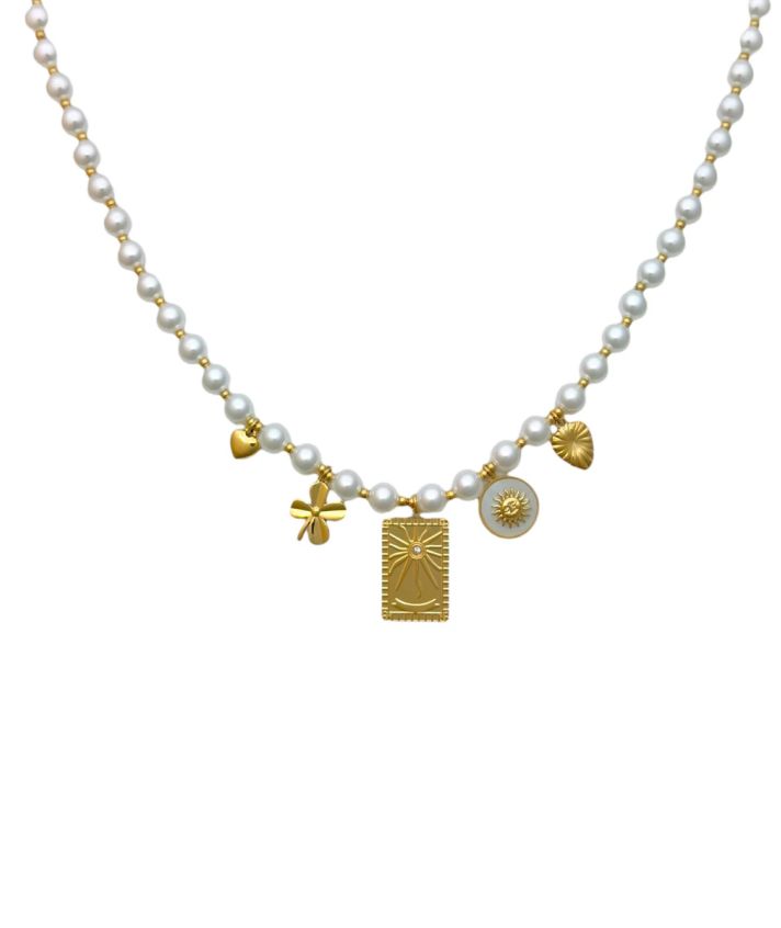 Parelketting met bedels