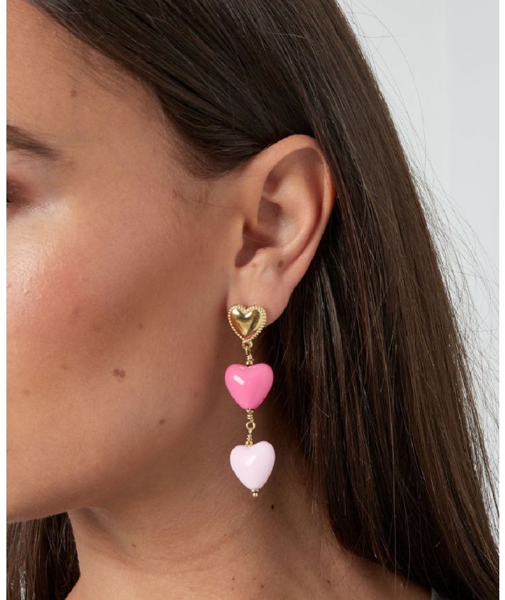Oorhangers met roze hartjes