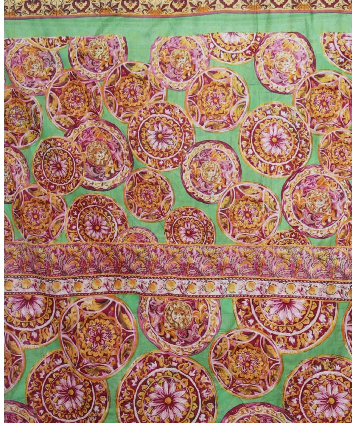 Sarong in limegroen met ornamenten