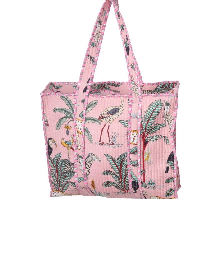 Deze gewatteerde shopper met dierenprint.