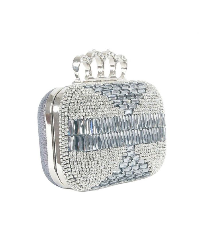 Avondtasje met de voorkant volledig bedekt met kristallen facetsteentjes