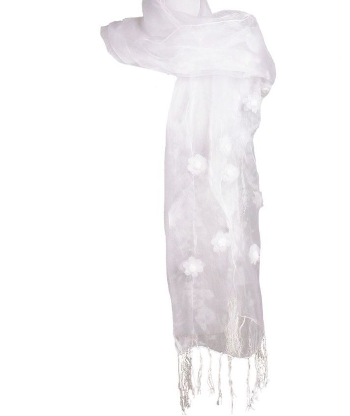 Witte organza stola afgewerkt met bloemen