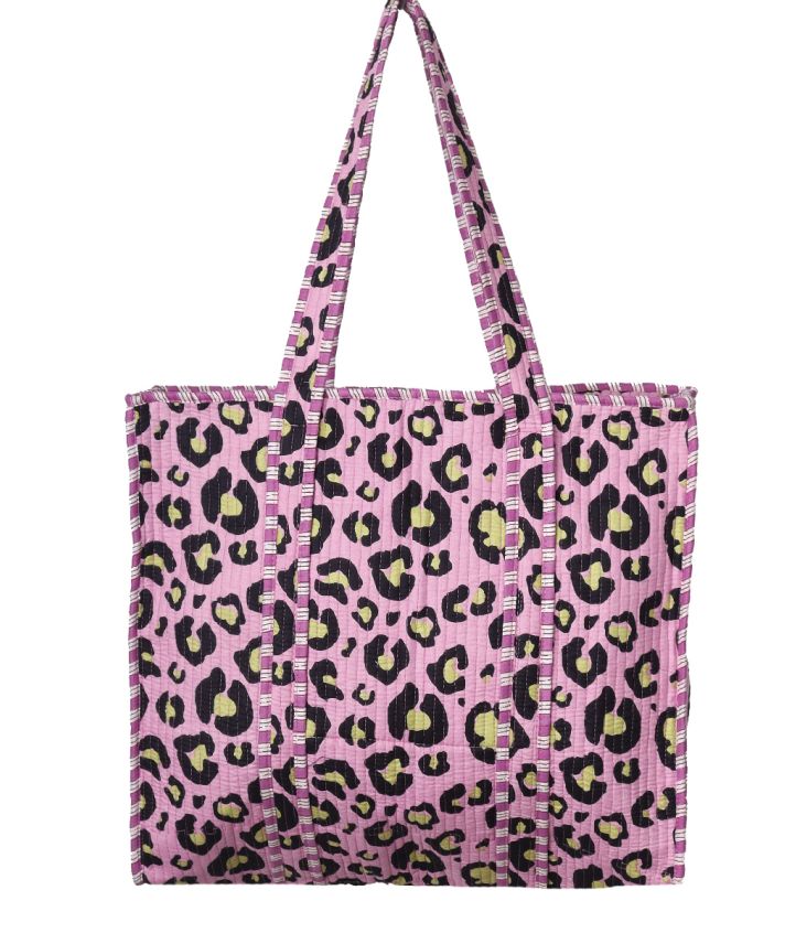 Roze en lime gewatteerde shopper met luipaardprint.