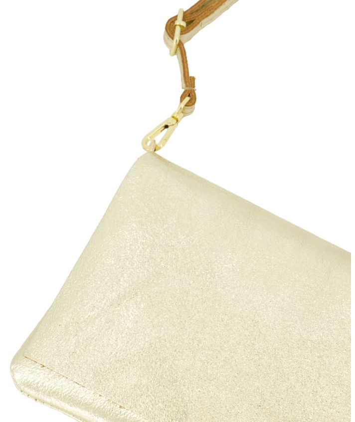 Leren fold-over clutch in goud