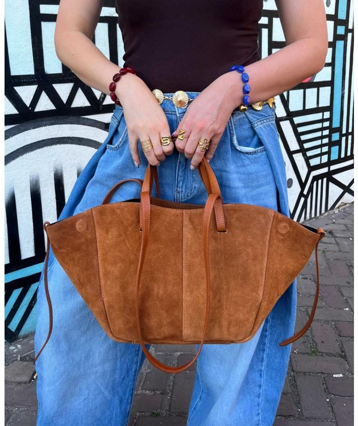  Olivia Schoudertas in de kleur camel 