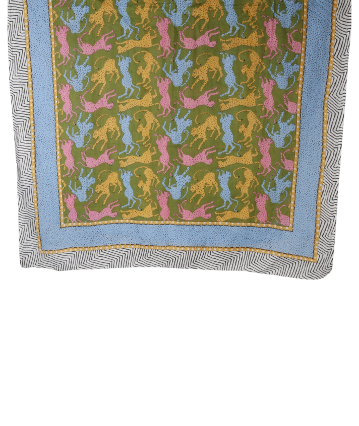 Sarong met kleurrijke panters