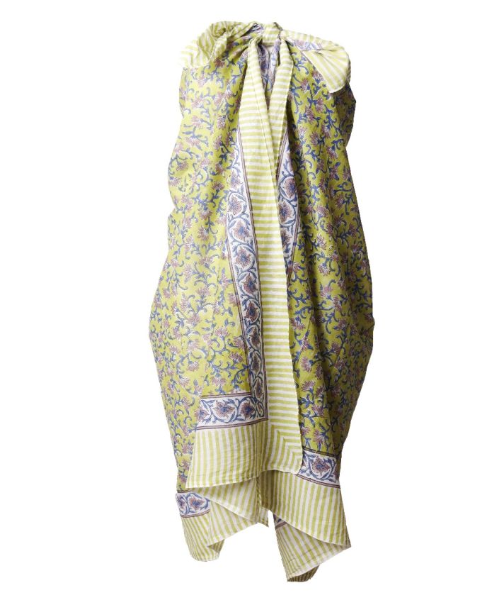 Sarong in de kleur pistache met bloemenprint