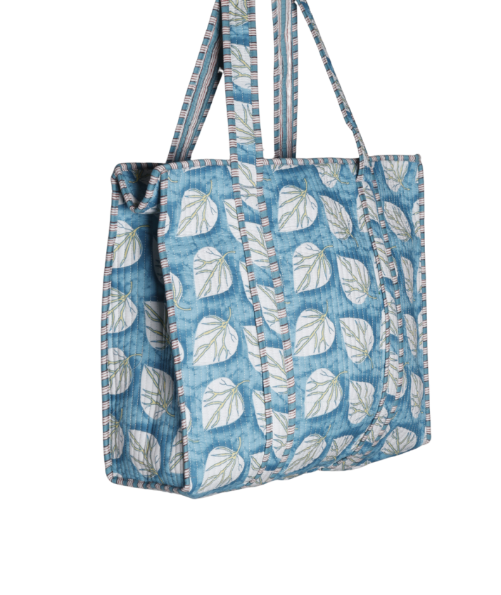 Gewatteerde schoudertas/shopper met bladerenprint in turquoise
