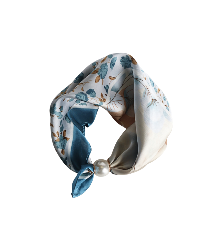 Sjaaltje met floral print en parel sluiting
