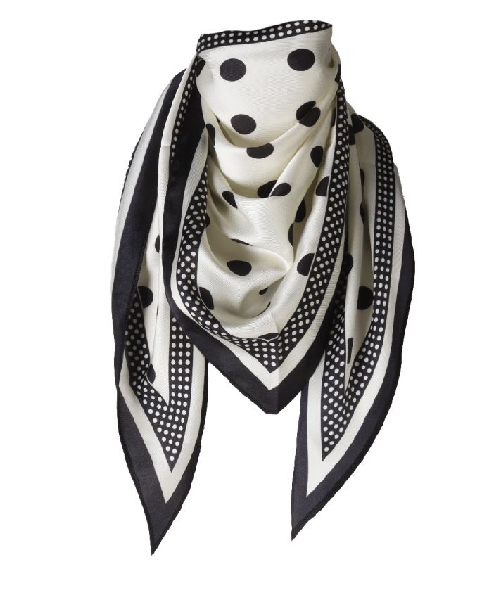  Satijnen driehoeksjaaltje met polkadot print in zwart wit