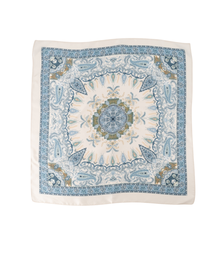 Zijden sjaaltje met fijne paisleyprint