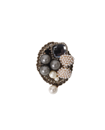 Vintage style broche met parels en strass