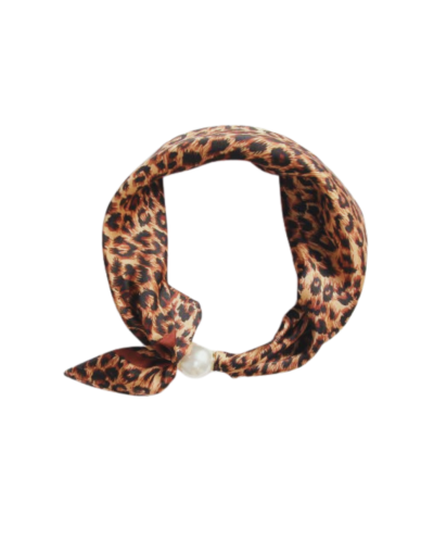 Satijn sjaaltje met parel met leopard